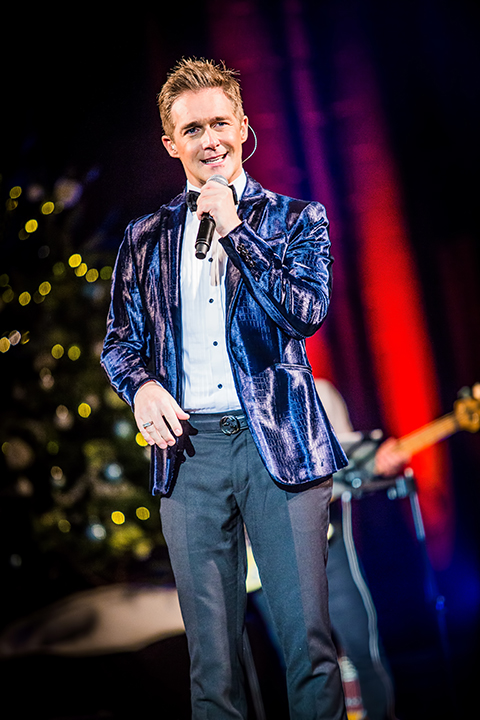 Christoff & Lindsay: Happy Christmas @ Basiliek van Koekelberg, picture 28, photographed by Elke Briers - FrontView Magazine