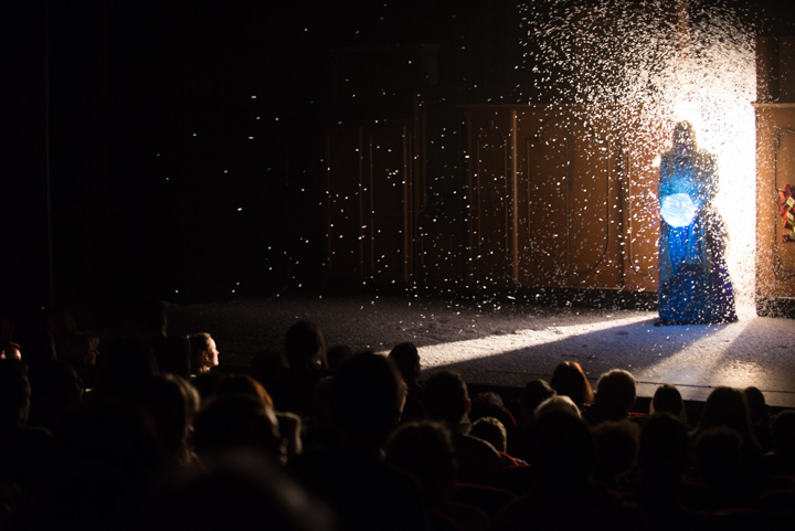 Het ijskristal van Snowakije Fakkelteater - Rode Zaal, foto 73, foto's door Goele Bormans - FrontView Magazine