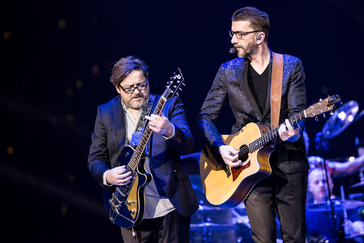 Clouseau @ Sportpaleis, picture 10, photographed by Dorien Goetschalckx - FrontView Magazine