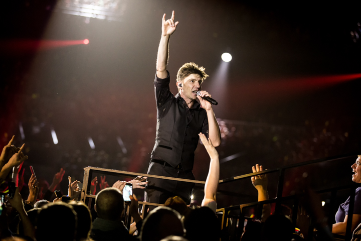 Clouseau @ Sportpaleis, picture 13, photographed by Dorien Goetschalckx - FrontView Magazine