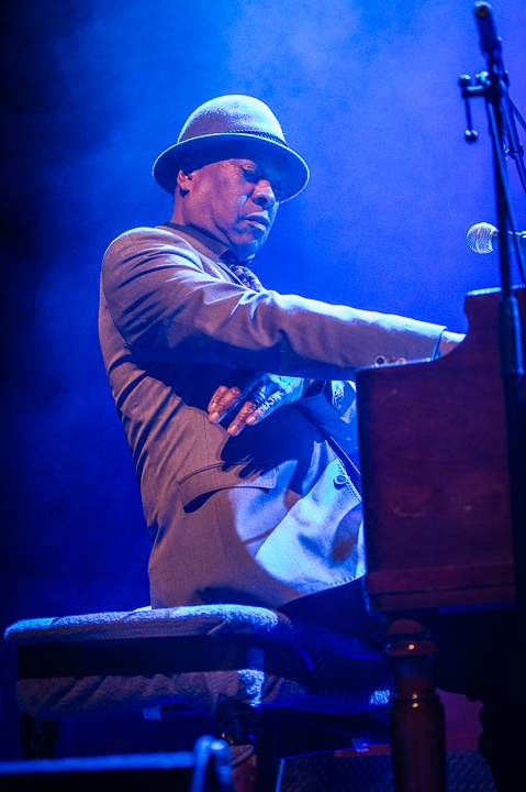 Booker T. Jones - Support Act Steven De bruyn @ Het Depot, picture 6, photographed by Jan van Hecke - FrontView Magazine