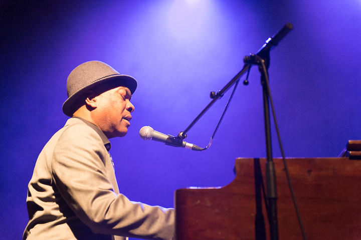 Booker T. Jones - Support Act Steven De bruyn @ Het Depot, picture 8, photographed by Jan van Hecke - FrontView Magazine