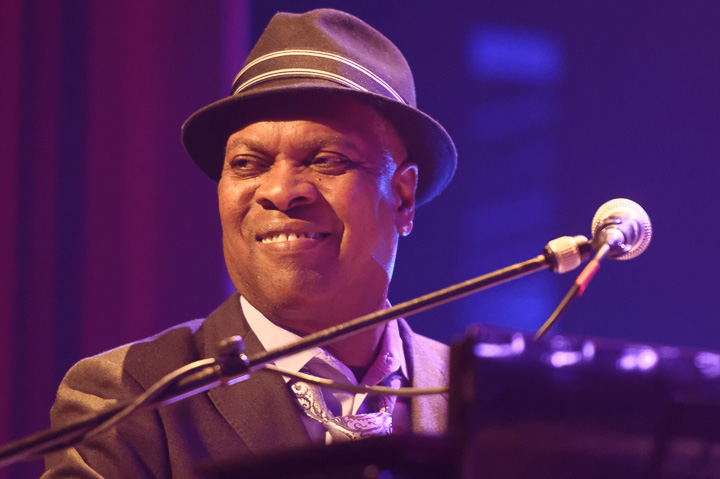 Booker T Jones @ de roma, picture 9, photographed by Steven Stausens - FrontView Magazine