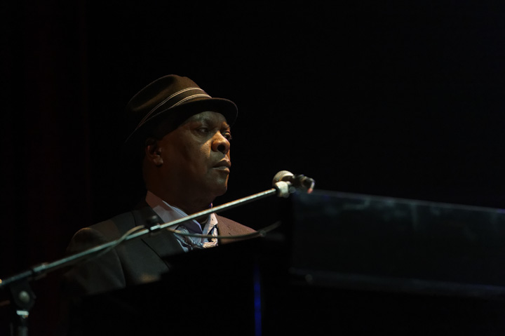 Booker T Jones @ de roma, picture 15, photographed by Steven Stausens - FrontView Magazine