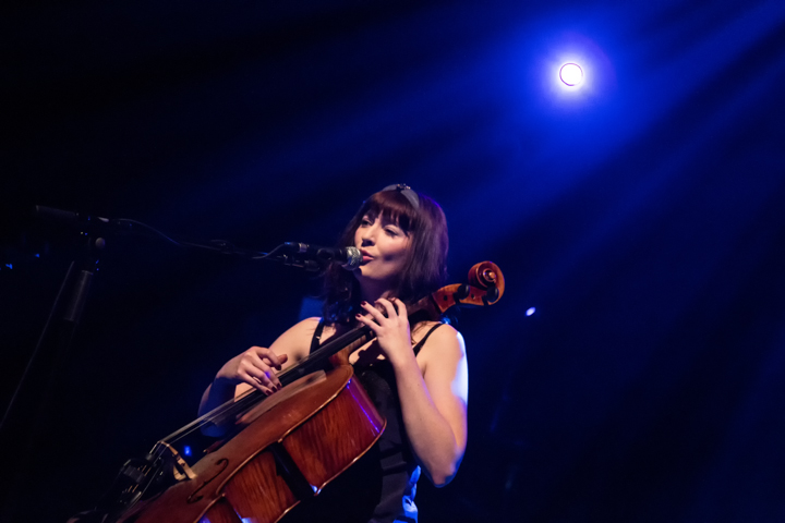 Alana Henderson @ Ancienne Belgique, picture 2, photographed by Dorien Goetschalckx - FrontView Magazine