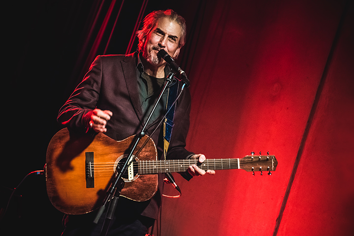 Grant-Lee Phillips & Howe Gelb @ Het Depot, picture 7, photographed by Elke Briers - FrontView Magazine
