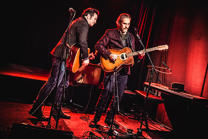 Grant-Lee Phillips & Howe Gelb @ Het Depot, picture 9, photographed by Elke Briers - FrontView Magazine