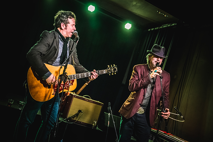 Grant-Lee Phillips & Howe Gelb @ Het Depot, picture 14, photographed by Elke Briers - FrontView Magazine