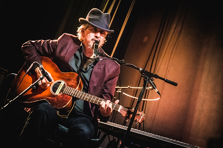 Grant-Lee Phillips & Howe Gelb @ Het Depot, picture 15, photographed by Elke Briers - FrontView Magazine