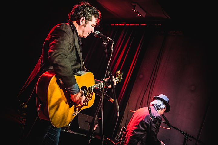 Grant-Lee Phillips & Howe Gelb @ Het Depot, picture 18, photographed by Elke Briers - FrontView Magazine