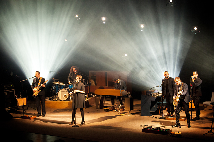 Hooverphonic @ C-Mine, picture 11, photographed by Kristof Hayen - FrontView Magazine