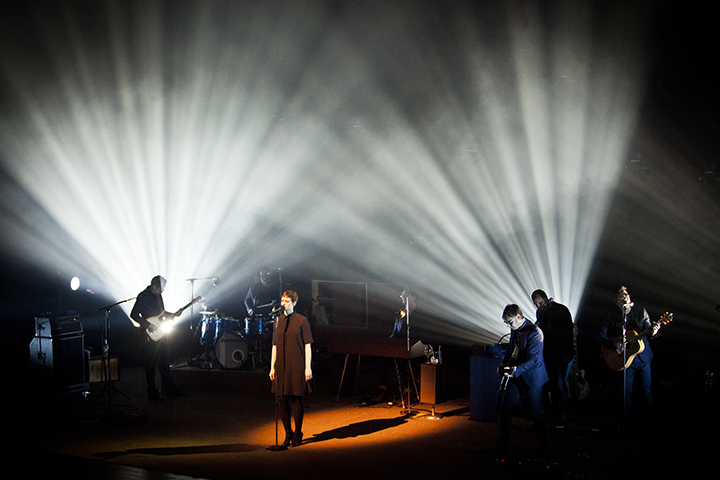 Hooverphonic @ C-Mine, picture 18, photographed by Kristof Hayen - FrontView Magazine
