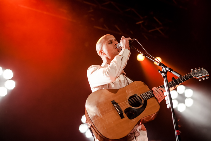 Milow @ 013, foto 1, foto's door Dorien Goetschalckx - FrontView Magazine