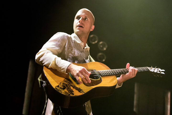 Milow @ 013, foto 11, foto's door Dorien Goetschalckx - FrontView Magazine