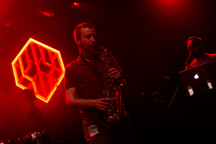 Merdan Taplak @ Ancienne Belgique, picture 11, photographed by Dorien Goetschalckx - FrontView Magazine