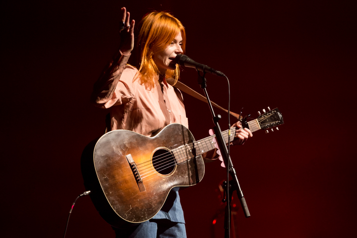Axelle Red @ De Warande, picture 5, photographed by Dorien Goetschalckx - FrontView Magazine