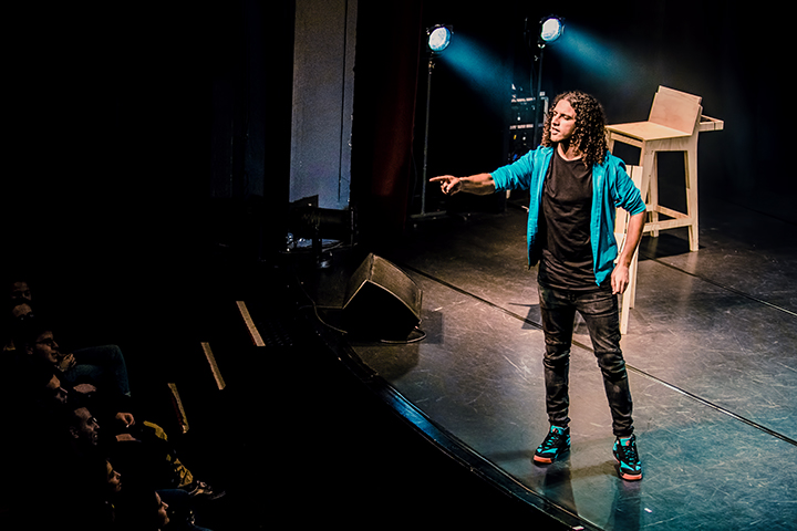 Ali B Beken(d)t @ Arenberg, picture 7, photographed by Elke Briers - FrontView Magazine