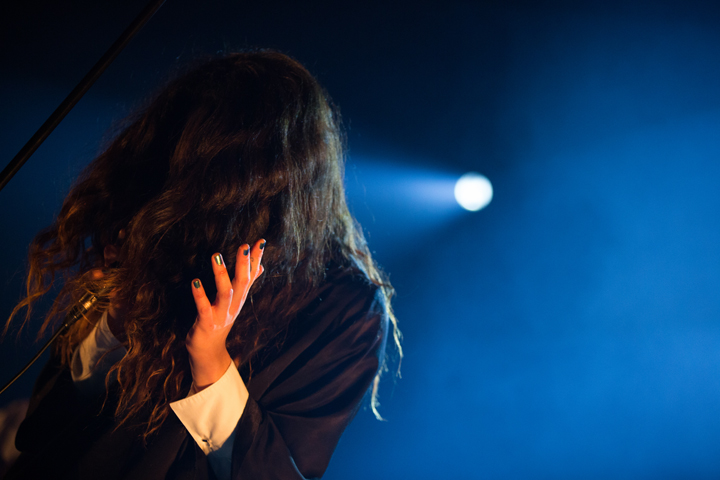 Intergalactic Lovers @ AB, picture 11, photographed by Freya Goossens - FrontView Magazine