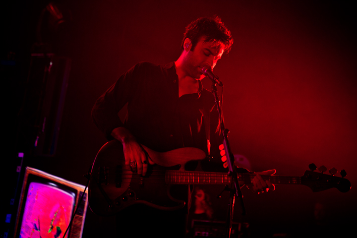 The Kooks @ Koninklijk Circus, picture 6, photographed by Dorien Goetschalckx - FrontView Magazine