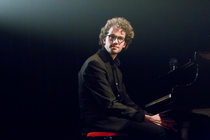 Hommage à Brel @ De Casino St.-Niklaas, picture 42, photographed by Guy Danneels - FrontView Magazine
