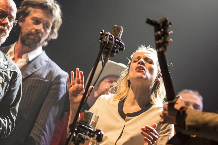 The Broken Circle Breakdown Bluegrass Band @ Muziekgebouw Frits Philips (Eindhoven), picture 20, photographed by Andy Immens - FrontView Magazine