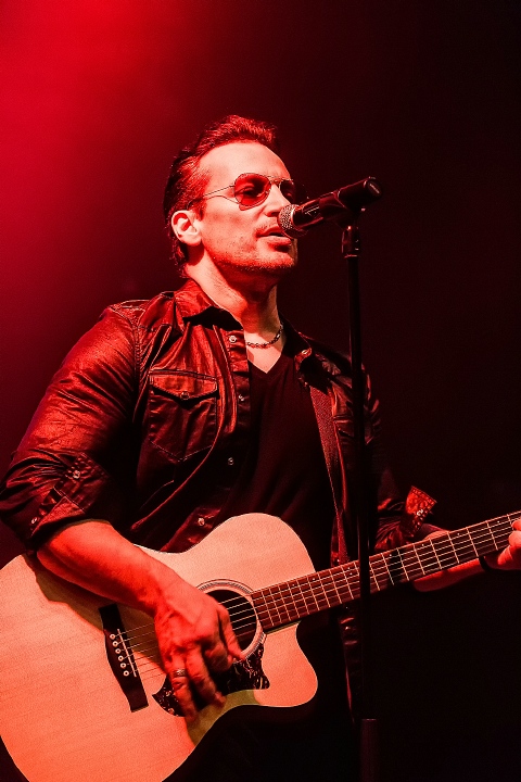 Zen Garden (U2 tribute) @ Masters @ Rock Indoor, picture 1, photographed by Edwin Houdevelt - FrontView Magazine