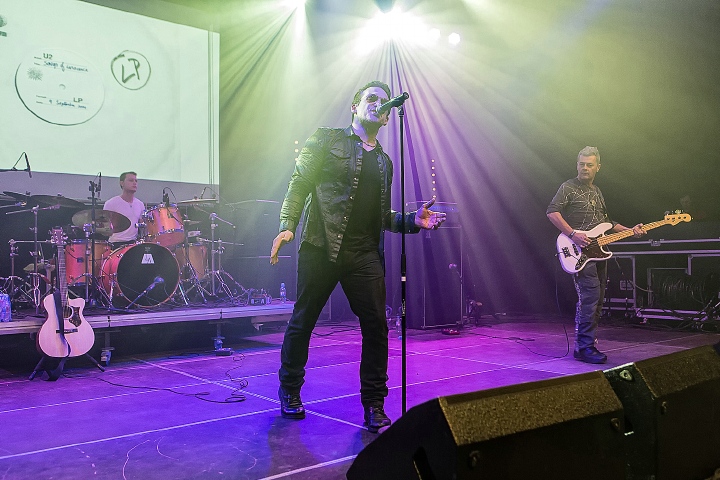 Zen Garden (U2 tribute) @ Masters @ Rock Indoor, picture 4, photographed by Edwin Houdevelt - FrontView Magazine