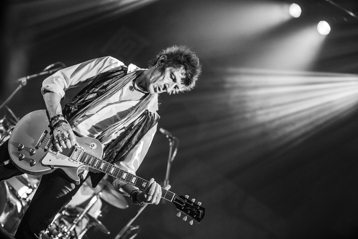 The Scabs @ Ethias Theater Hasselt, picture 12, photographed by Freya Goossens - FrontView Magazine