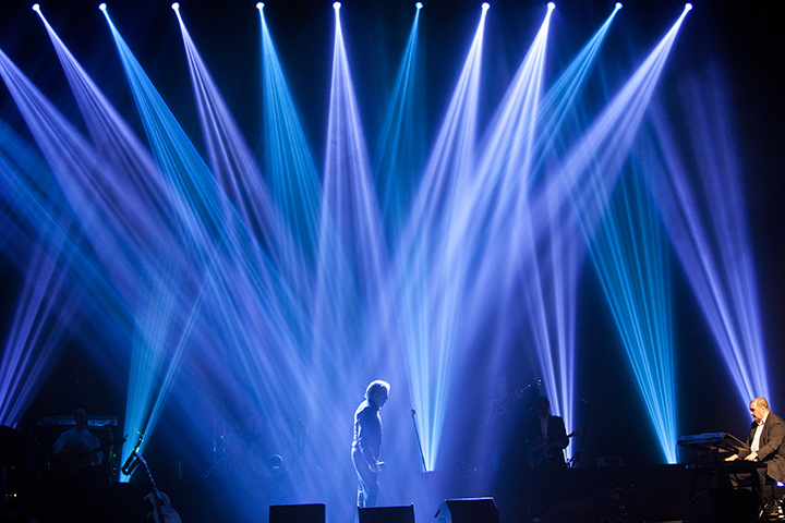 Will Tura & Christoff @ Ethias Theater, picture 11, photographed by FrontView Magazine