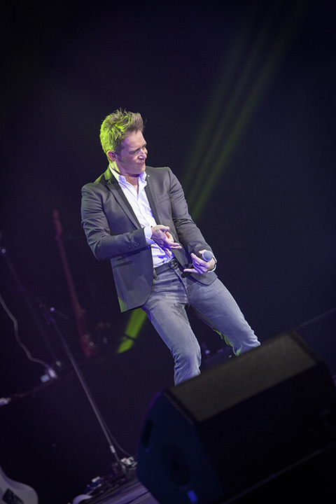 Christoff & Will Tura @ Ethias Theater, picture 6, photographed by Kristof Hayen - FrontView Magazine