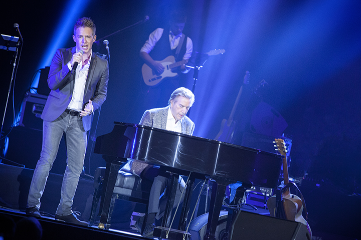 Christoff & Will Tura @ Ethias Theater, picture 9, photographed by Kristof Hayen - FrontView Magazine
