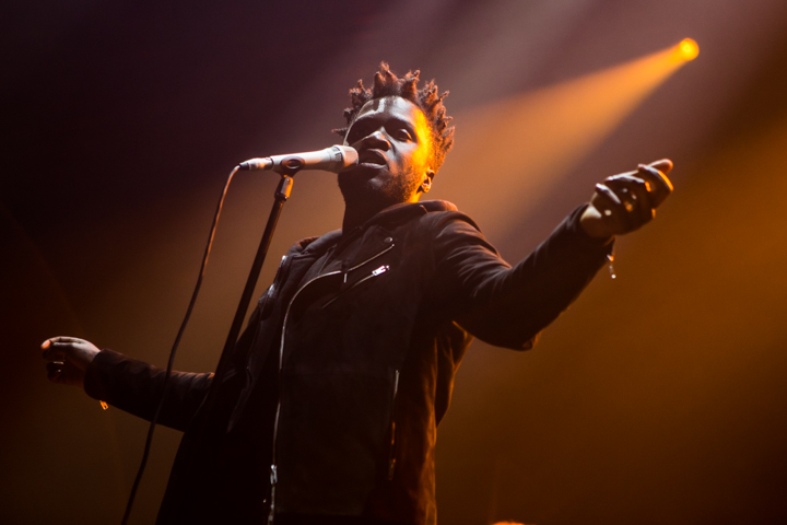 Kwabs @ Vorst Nationaal, picture 7, photographed by Dorien Goetschalckx - FrontView Magazine