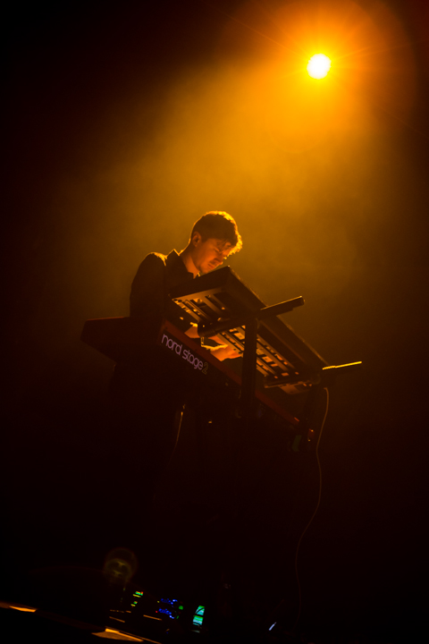 Kwabs @ Vorst Nationaal, picture 10, photographed by Dorien Goetschalckx - FrontView Magazine