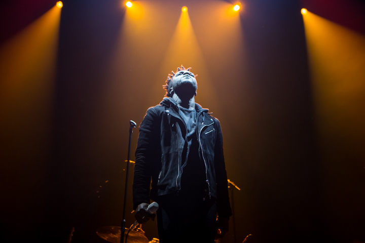 Kwabs @ Vorst Nationaal, picture 11, photographed by Dorien Goetschalckx - FrontView Magazine