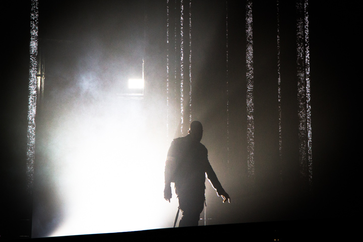 Usher UR Experience Tour, picture 1, photographed by Tom Stessens - FrontView Magazine