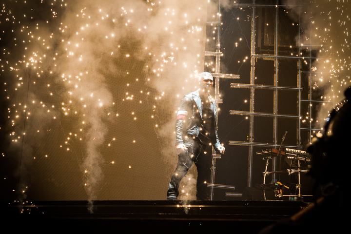 Usher UR Experience Tour, picture 4, photographed by Tom Stessens - FrontView Magazine