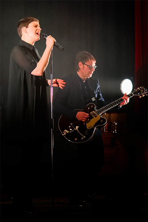 Hooverphonic @ De Roma, foto 6, foto's door Denis Van Linden - FrontView Magazine