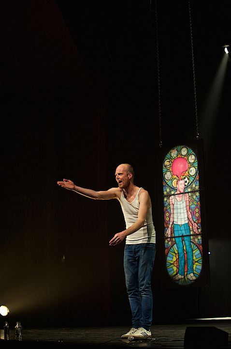 Steven Mahieu Maniak @ CC Merksem, picture 8, photographed by James Van Roosbroeck - FrontView Magazine
