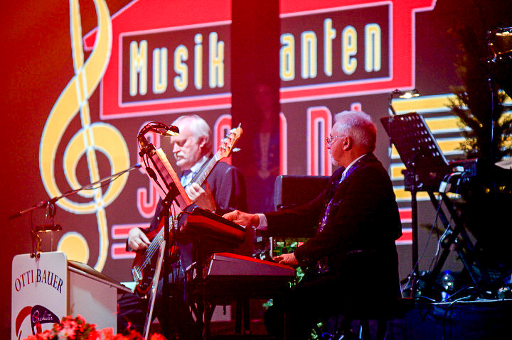 Musikantenstadl @ oktober hallen Wieze, picture 8, photographed by Bart Baevegems - FrontView Magazine