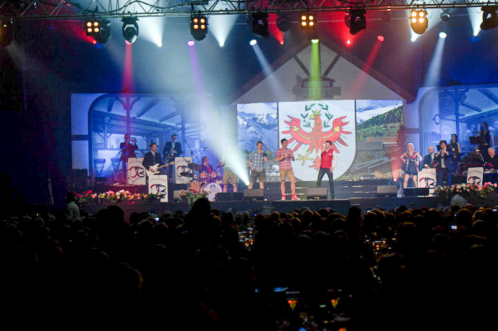 Musikantenstadl @ oktober hallen Wieze, picture 14, photographed by Bart Baevegems - FrontView Magazine