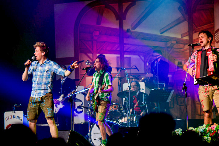 Musikantenstadl @ oktober hallen Wieze, picture 28, photographed by Bart Baevegems - FrontView Magazine