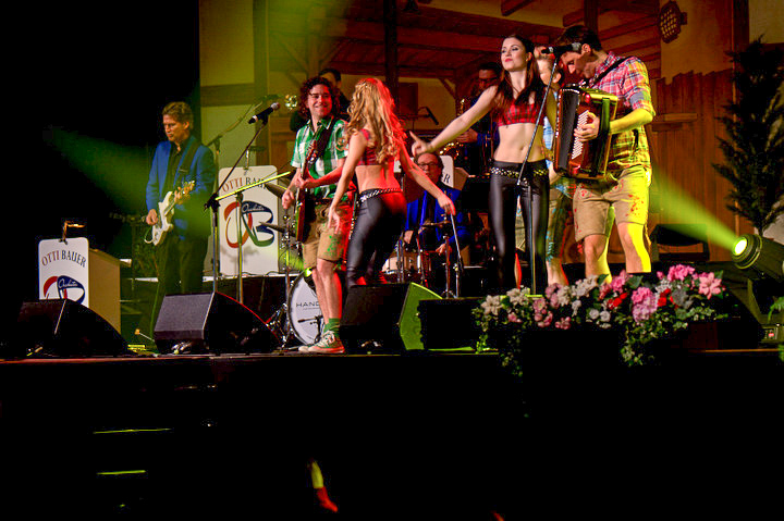 Musikantenstadl @ oktober hallen Wieze, picture 42, photographed by Bart Baevegems - FrontView Magazine