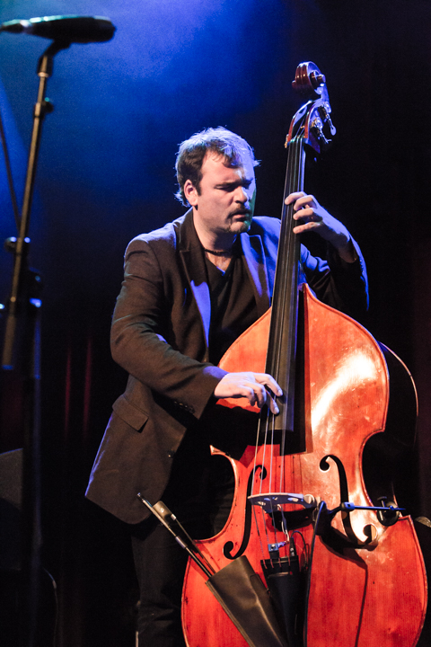 Jean-Paul Estievenart Trio @ De Casino St.-Niklaas, picture 11, photographed by Guy Danneels - FrontView Magazine