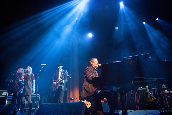 Jools Holland and his Rhythm & Blues Orchestra @ Het Depot, picture 1, photographed by Kristof Hayen - FrontView Magazine