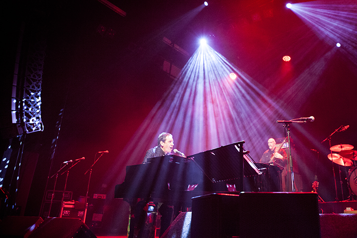 Jools Holland and his Rhythm & Blues Orchestra @ Het Depot, picture 10, photographed by Kristof Hayen - FrontView Magazine