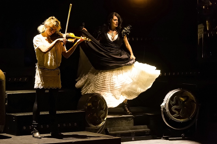 Within Temptation @ Muziekgebouw Frits Philips (Eindhoven), picture 1, photographed by Edwin Houdevelt - FrontView Magazine