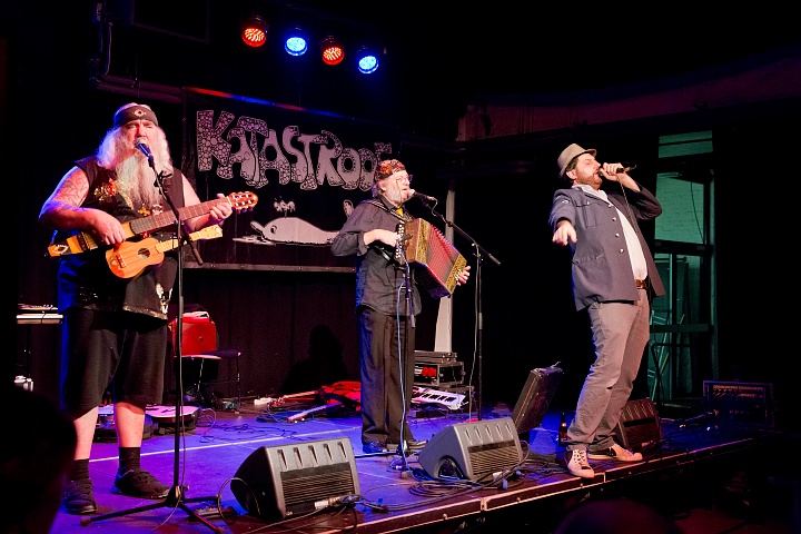 Katastroof @ CO Merksemdok, picture 8, photographed by Marc Verdonck - FrontView Magazine