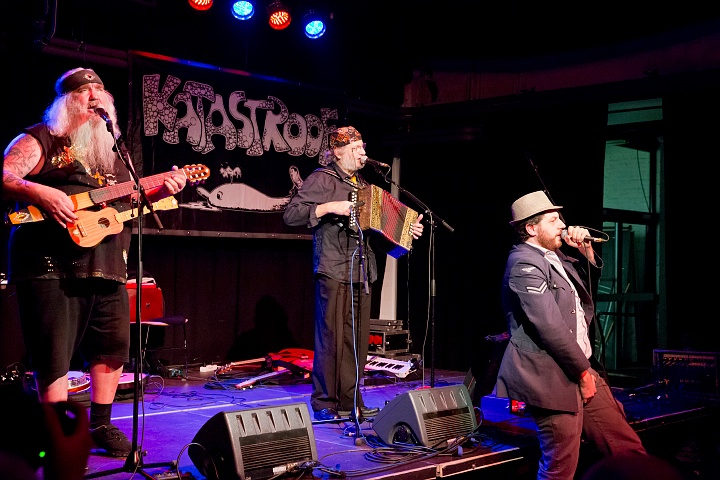 Katastroof @ CO Merksemdok, picture 10, photographed by Marc Verdonck - FrontView Magazine