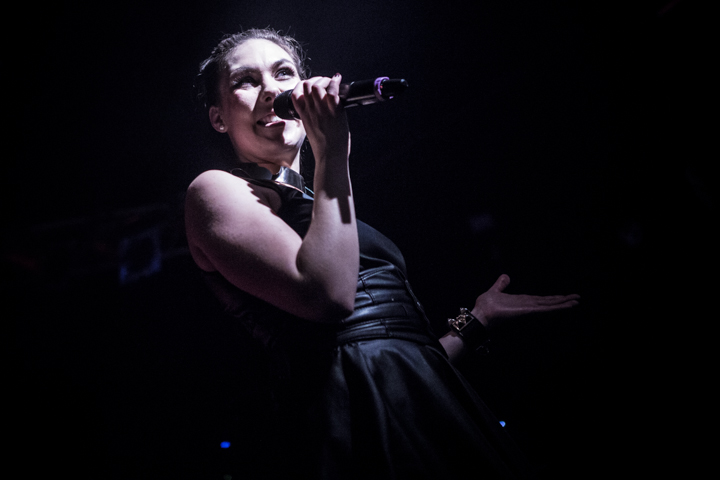 Amaranthe @ Biebob, foto 18, foto's door Dorien Goetschalckx - FrontView Magazine