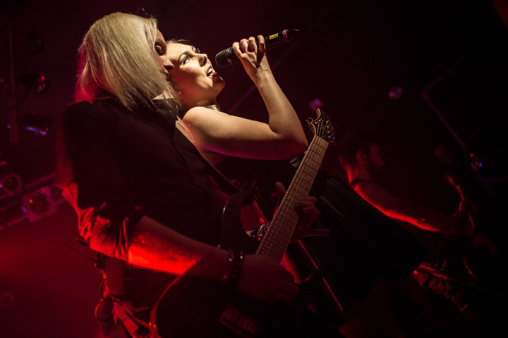 Amaranthe @ Biebob, foto 19, foto's door Dorien Goetschalckx - FrontView Magazine